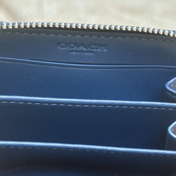 COACH SIGNATURE DENIM SMALL ZIP-AROUND CARD CASE:NWT DEEP BLUE. CAT62 - Picture 11 of 12